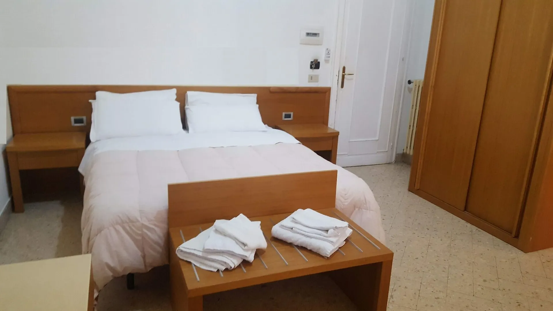 Double H Ungheria Palermo Hotel
